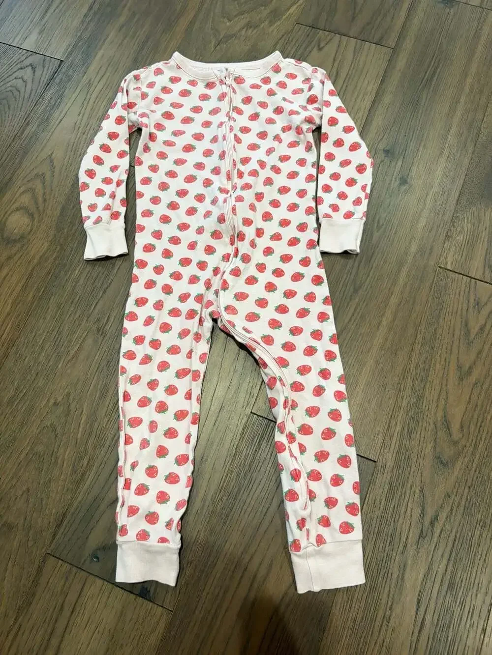 Old Navy Strawberry Print One-Piece Pajamas Size 3T